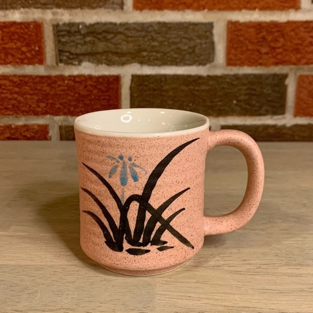 Hand Thrown Studio Pottery Coffee Tea Mug Cup,‎ Pink Cup Blue Floral EUC
